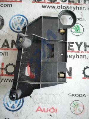 1T1863144A volkswagen caddy 2008 orta konsol bağlantı braketi ön