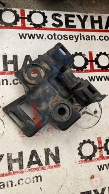 5K6807393A volkswagen golf 6 sol arka tampon braketi