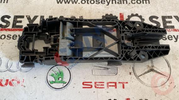 5N0839885H skoda scala 2020 sol arka kapı açma kolu braketi