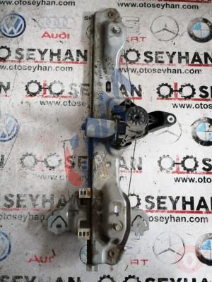 827004EA0A Nissan Qashqai j11 2016 sağ arka kapı cam motoru krikosu