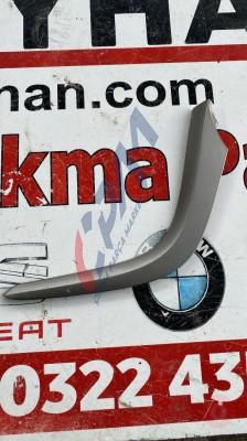 55432 12480 toyota corolla 2008 göğüs orta konsol sağ yan kaplaması