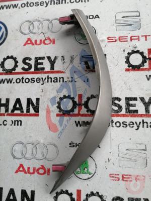 55435 12120 Toyota corolla 2008 göğüs orta konsol sağ yan kaplaması