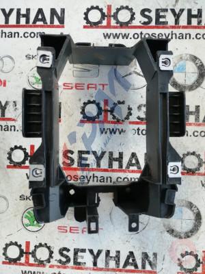 8V0863531 audi a3 2020 orta konsol bağlantı braketi