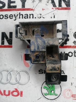 8V0907526 audi a3 2020 anahtarsız giriş modülü tutucu braketi