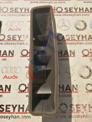 8V1858431 audi a3 2020 göğüs üst ön cam hava dagıtım kanalı