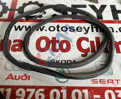 8W5833721B audi A4 B9 2017 sol arka kapı lastiği