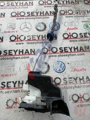 8X1837015C audi a3 2020 sol ön kapı kilidi