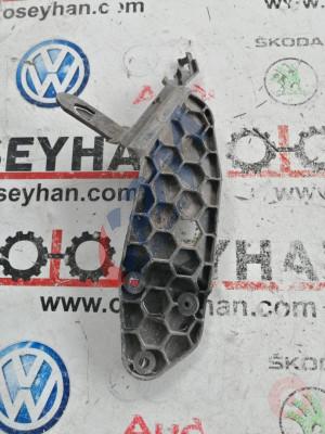 1J4839768B volkswagen  golf 4 kapı kilidi braketi