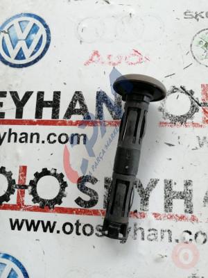 1K0881920H volkswagen golf 6 sol ön koltuk başlığı yuvası