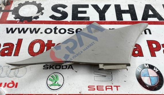 62480 12140 toyota corolla 2008 sol arka direk kaplaması