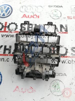 8D0937545G volkswagen passat B5 röle tutucu yuvası