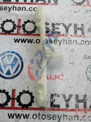 1K0858685 volkswagen golf 5 tavan tutamağı braketi