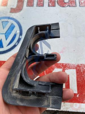 1K0971866 volkswagen golf 5 ön cam alt tesisat geçiş kanalı alt kapağı