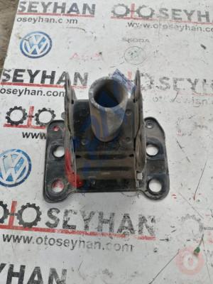 8P0807134A audi a3 2010 ön tampon demiri sağ