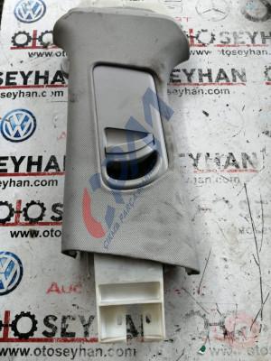 8P0867293 audi a3 2010 orta direk üst kaplaması