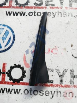 8P4839705A audi A3 2010 sol arka kapı cam kenar kaplaması