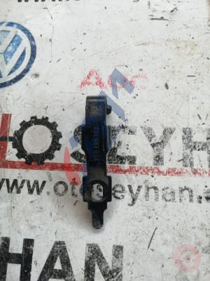 3B0886193 volkswagen passat B5 arka koltuk bağlantı demiri