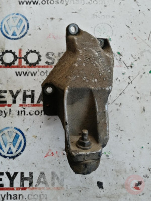 8D0199307L volkswagen passat B5 1.8 apt motor bağlantı braketi