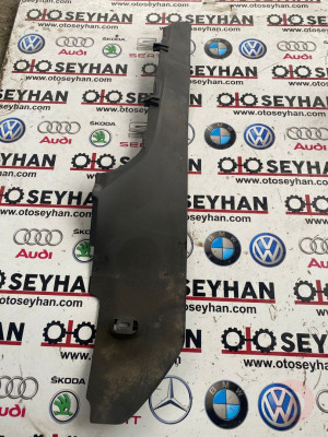 1K5863046 volkswagen jetta golf 2008 orta konsol sağ yan kaplaması