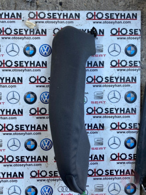 1K5885703AA volkswagen jetta 2008 arka koltuk sol yan döşemesi yastığı