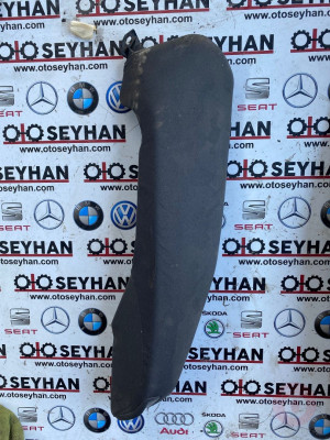 1K5885704AA volkswagen jetta 2008 arka koltuk sağ yan döşemesi yastığı