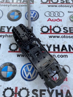 5N0839885H skoda kamiq 2021 kapı açma kolu braketi