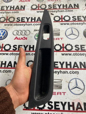 82961 4EA0AX nissan qashqai J11 2016 sol arka kapı iç çekme kolu kaplaması