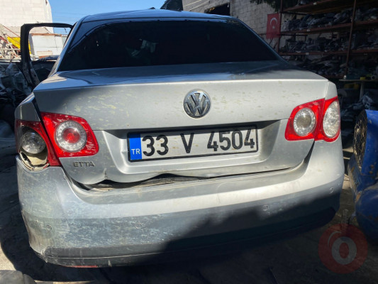 volkswagen jetta 2004 12 bagaj kapağı