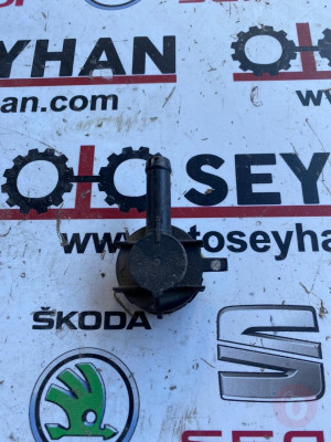 04E103175M vw audi seat skoda 1.2 1.4 tsi motor üst yağlı hava çekvalfi