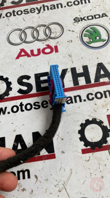 1J0972977D volkswagen audi seat skoda mavi fiş soketi