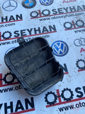 4G9819181B audi A3 sportback 2015 bagaj havalandırma kapağı