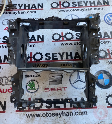 5K0858089E volkswagen golf 6 göğüs orta panel braketi