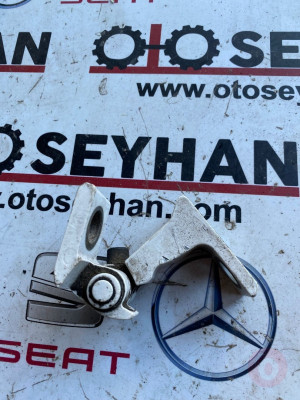 8X0831404E audi A3 sportback 2015 sağ ön kapı menteşesi