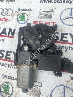 C07521 102 opel insignia 2014 sağ ön cam motoru