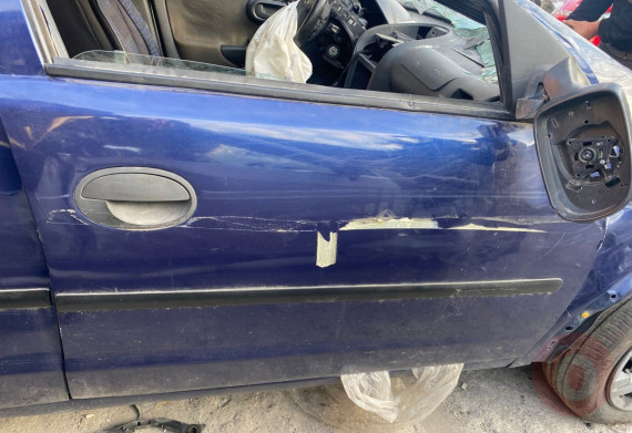 opel corsa C sağ ön kapı