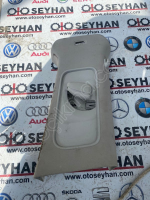 3C0868418F volkswagen passat B7 orta sağ direk üst kaplaması