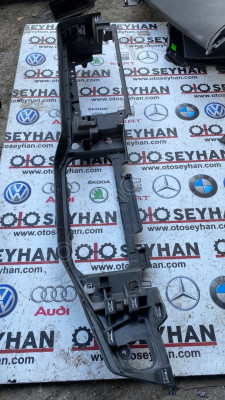 5H1858019 volkswagen golf 8 göğüs ekran gösterge paneli braketi