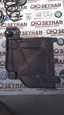 2Q0825101A Polo arka sol alt koruma plastiği