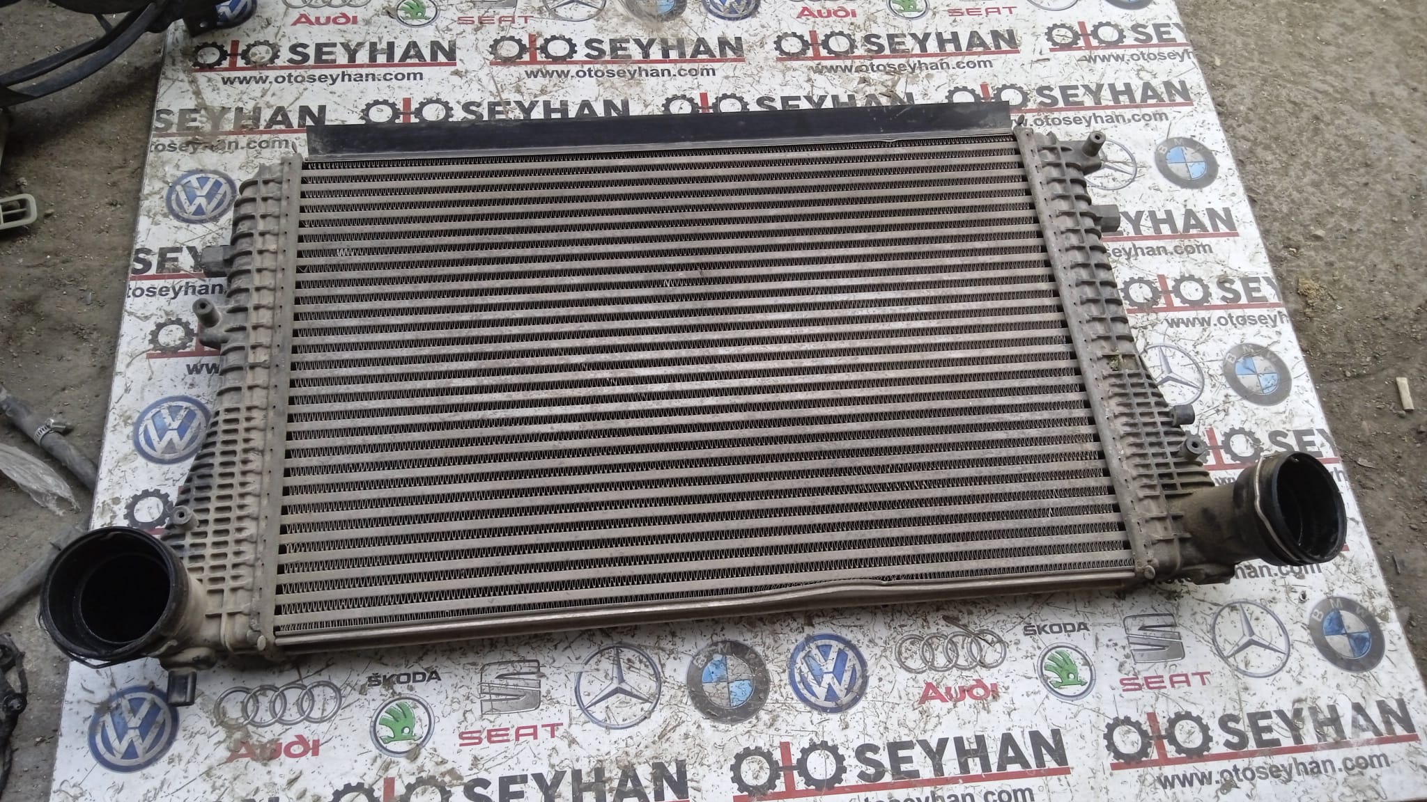 3C0145805G Passat B6 2.0 tdi bkp motor intercool radyatörü