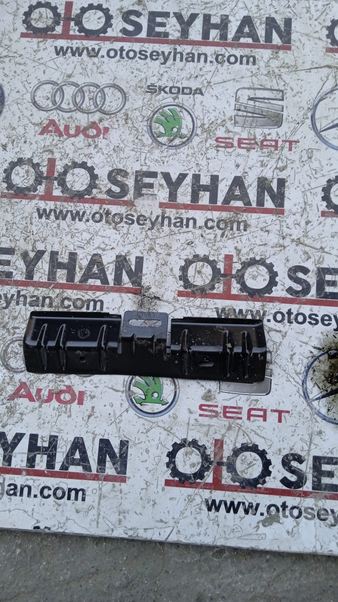 3C0867737C Passat B6 tavan airbag bağlantı braketi