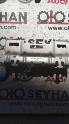 3G0858679 Passat b8 tavan tutamagı braketi