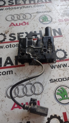 4K0823509 golf 8 motor kaput kilidi