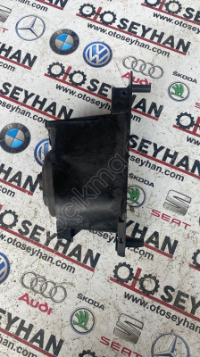 5TA864453 vw tiguan vites konsolu kaplaması