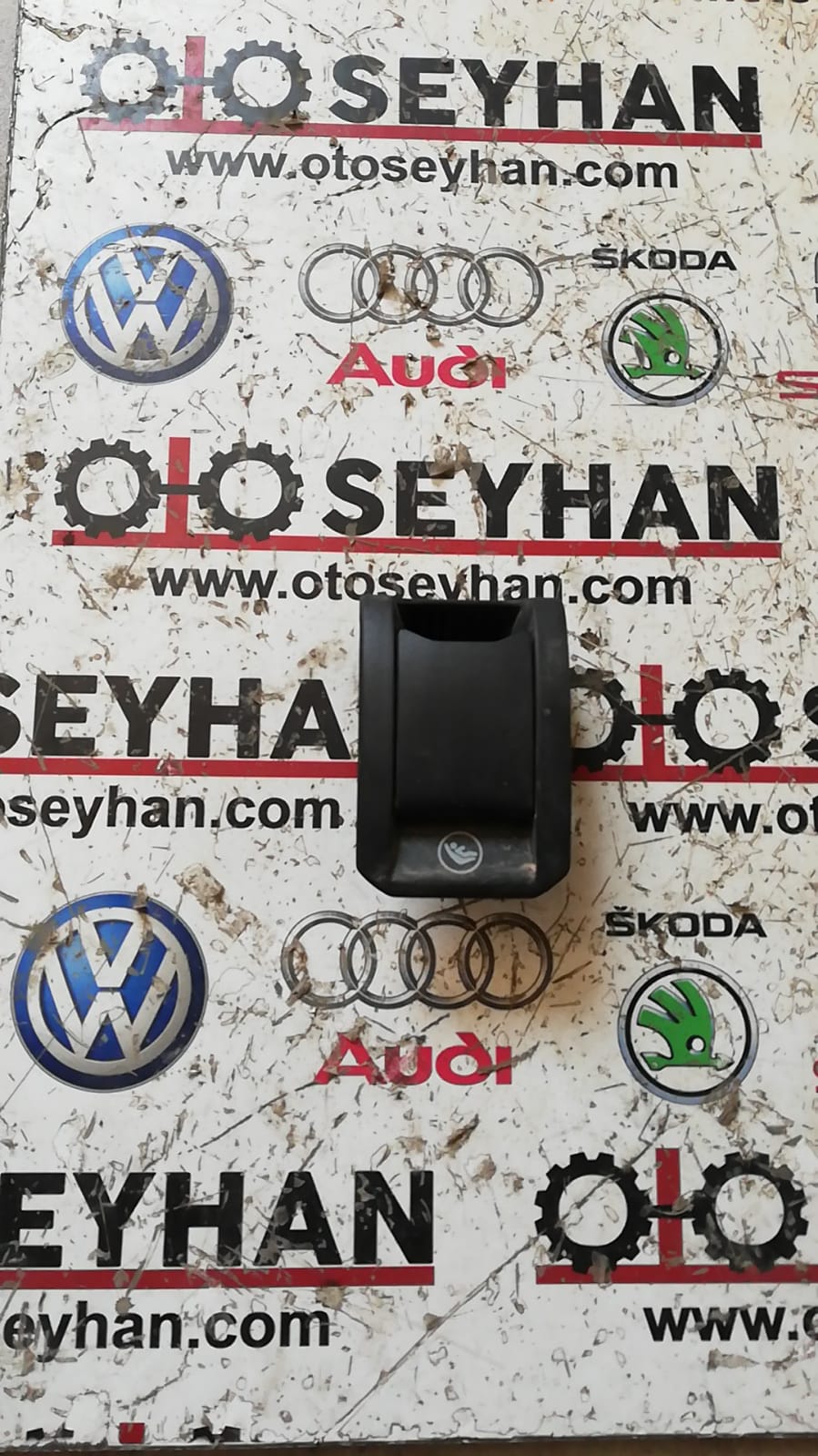 5H0887233 GOLF 8 2022 Arka koltuk isofix kapagı