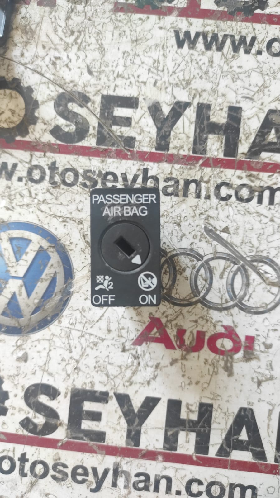 5Q0919237 Volkswagen Passat B8.5 yolcu hava yastığı anahtarı