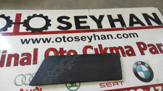 5C6867462 Volkswagen Jetta bagaj sağ iç kapağı