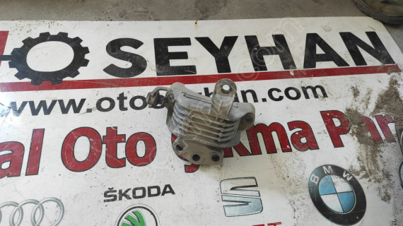 13346761 Opel Astra J 1.6 dizel sağ motor kulağı