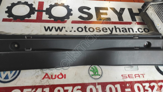 85750 N7100 Hyundai tuscon bagaj kilit karşılığı kaplaması