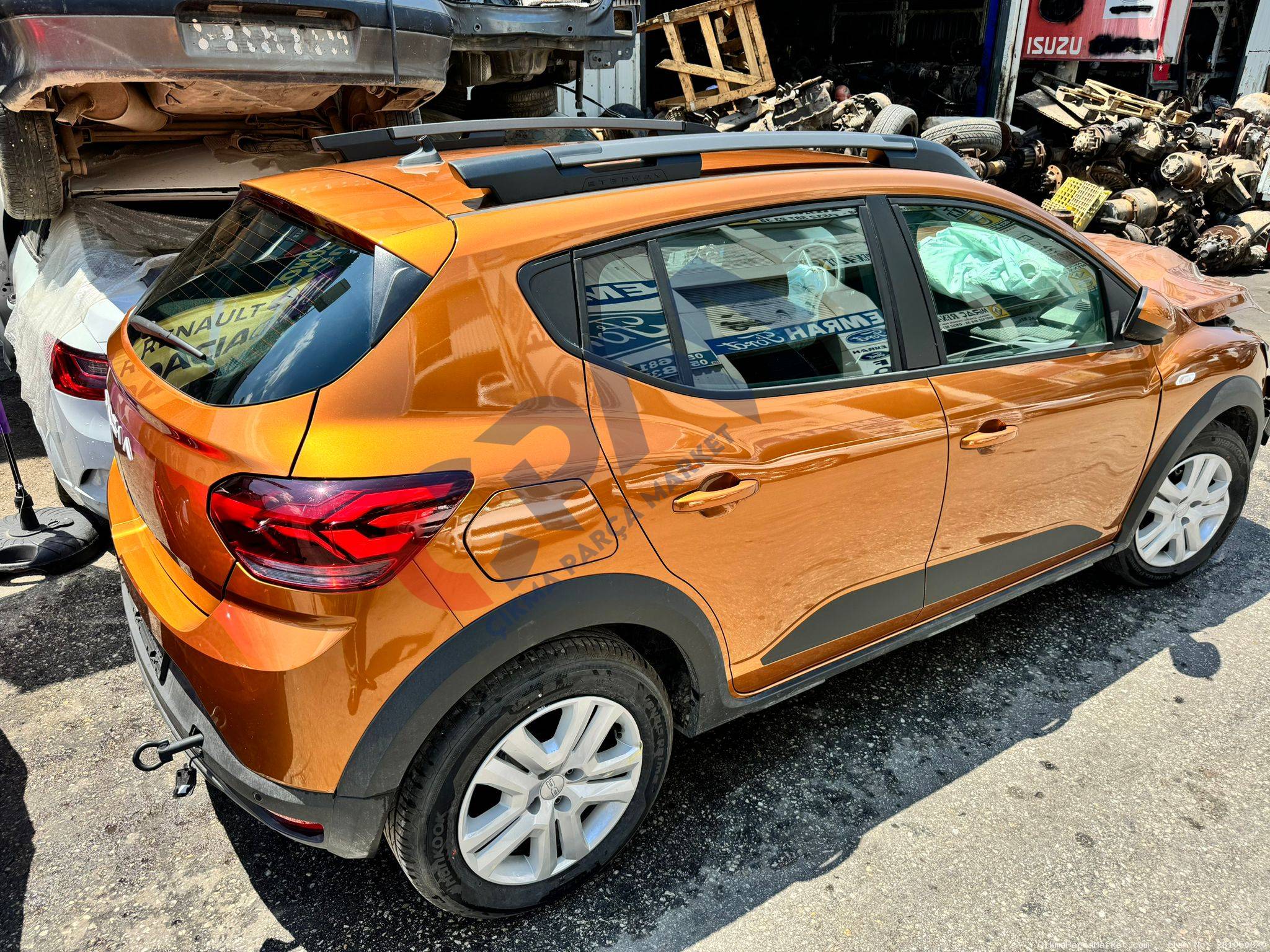 Dacia Sandero Stepway 3 Çıkma Sağ Ön Kapı