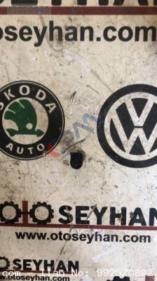 606809986C Volkswagen Golf 6 depo kapağı svici